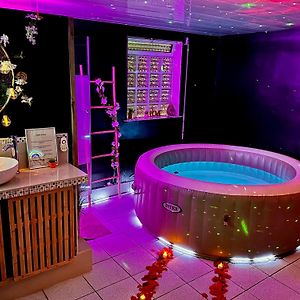 Suite Romantique Jacuzzi Gagny Exterior photo