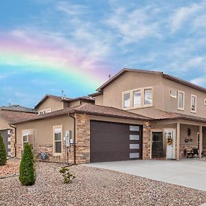 New! Sunrise Mesa- Modern W- Balcony Fenced Yard Apartment Grand Junction Exterior photo