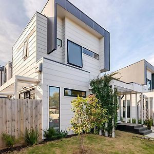 Stunning, Modern, Two-Story Detached Townhouse Villa Melbourne Exterior photo