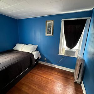 Fidelia Fuchsite Queen Bed Minutes From Newark Liberty International Airport And Newark Penn Station Apartment Irvington Exterior photo