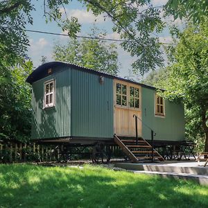 The Happy Hut Villa Christchurch  Exterior photo