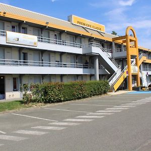 Premiere Classe St Quentin En Yvelines Elancourt Hotel Trappes Exterior photo