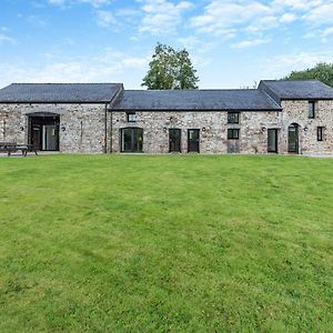 Y Stabl Villa Llanwrda Exterior photo