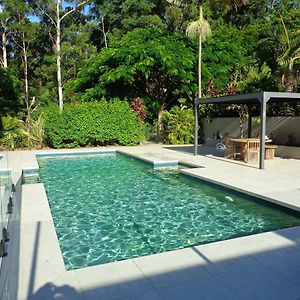 Noosa Buoys Hotel Tinbeerwah Exterior photo