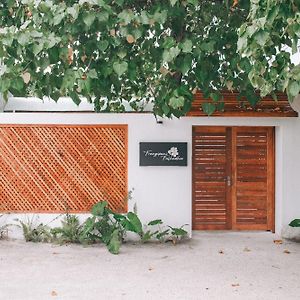 Frangipani Fulhadhoo Hotel Exterior photo