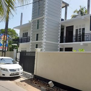 Priyalanka Aprtments Apartment Wadduwa Exterior photo