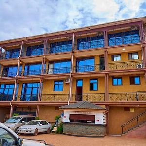 Twin Tower Hotel Kampala Exterior photo