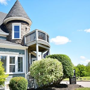 Chateau Queen By Bower Boutique Hotels Moncton Exterior photo