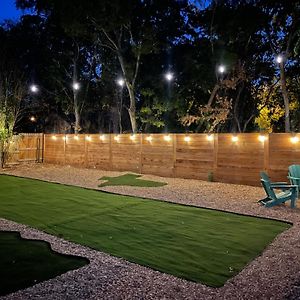 New Home In Lockhart With A Groovy Lounge Exterior photo