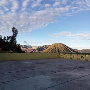 Tengger Indah Seruni Bromo Hotel Probolinggo Exterior photo