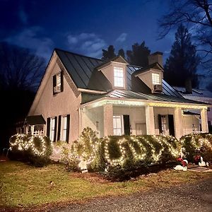 Across The Inn Colonial House With Lovely Porch & Extremely Fast Wi-Fi Washington Exterior photo