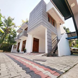 The Elegance Hotel Kalutara Exterior photo