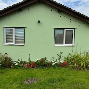 Chapel Cottage Bramfield  Exterior photo