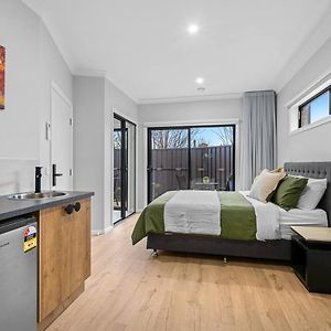 Central Brand New Studio Apartment Beechworth Exterior photo