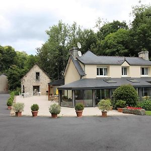 Le Vieux Moulin De Guingamp Bed & Breakfast Begard Exterior photo