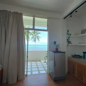 Absolute Beachfront Studio With Kitchen & Balcony Apartment Balabag  Exterior photo