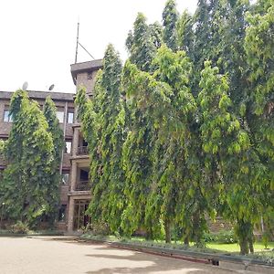 Discovery Courts Hotel Entebbe Exterior photo