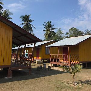 Mersing Chalet Teluk Sisek Hotel Kampung Sisek Exterior photo