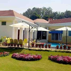 Riviera Cloud Farmhouse Villa Manesar Exterior photo