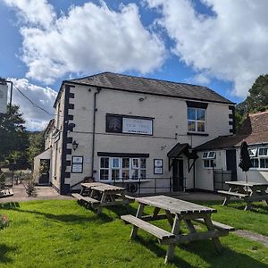 The Yew Tree At Longhope Motel Exterior photo