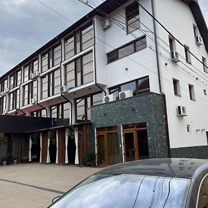 Hotel Palace Targu Jiu Exterior photo