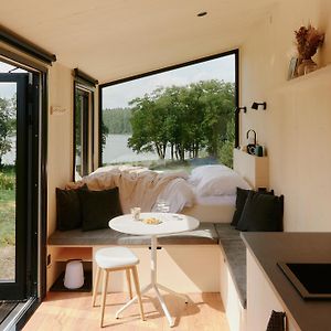 Raus Tiny House Am See Mit Sauna Und Whirlpool Villa Lenzen Exterior photo