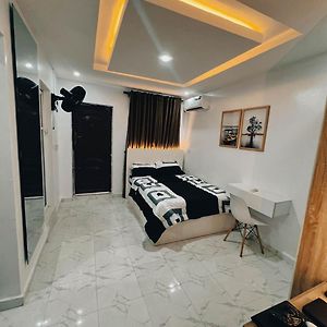 Cozy Studio Apartment, 24Hrs Light, Netflix, Ps In Surulere, Lagos Exterior photo