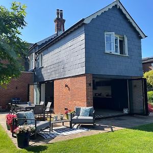 Beautiful Victorian Family Home Wivenhoe Exterior photo