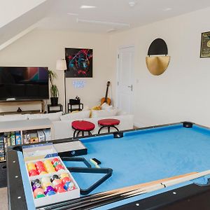 Abington Ccc Villa - Sleeps 15, Balcony, Jacuzzi, Cinema & Game Room, Baby Room, Pool Table, Ps5, 30 Games, Wii, Library, Parking, 5 Rooms Northampton Exterior photo