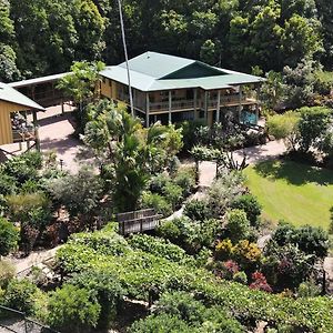 Licuala Lodge Mission Beach Exterior photo