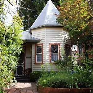 Rapunzel'S Cottage Ballarat Exterior photo