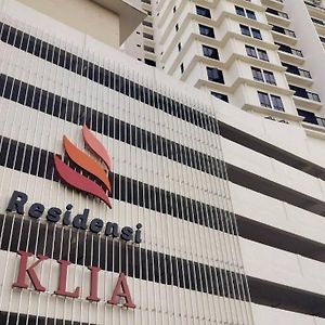 Apartment At Klia Sepang Bandar Baru Enstek Exterior photo