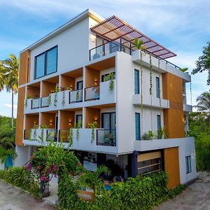 Whale Shark Boutique Hotel Fenfushi Exterior photo