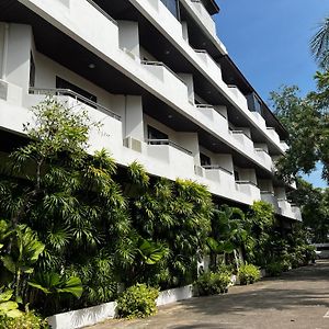 N.P.Place Resort&Hotel Ban Sahakham Exterior photo