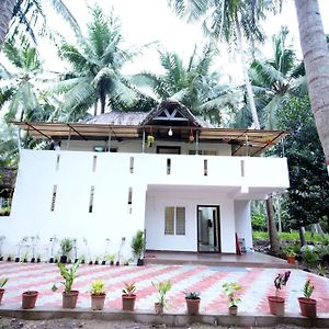 Satya Farm House Villa Amalapuram Exterior photo