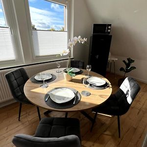 Wd Living Wooden Black And White Inkl Parkplatz Apartment Burgdorf  Exterior photo