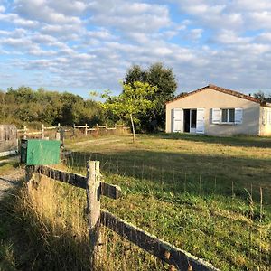 Maison De Campagne Meublee Villa Issac Exterior photo