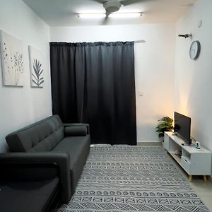 Sk Homestay 2R Decentrum Kajang Bangi Putrajaya Exterior photo