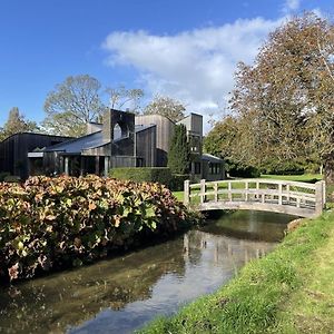 Chichester Holiday Properties - Unique, Rural, Modern Annexe With Large Garden, Games & Tennis Court Exterior photo