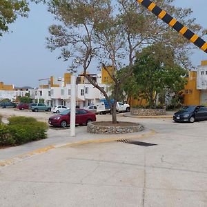 Relajacion Sercas Del Aeropuerto Villa Santa Maria Huatulco Exterior photo