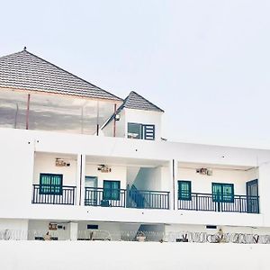 Ej Apartments Banjul Exterior photo