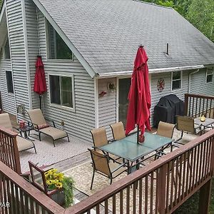 Poconos Getaway With Hot Tub, Close To Attractions 4 Bdr, 2 Bath Villa Blakeslee Exterior photo