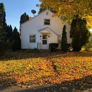 Cozy Cape Bed & Breakfast Mount Vernon Exterior photo