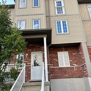 Room In Neat Comfy House Kitchener Exterior photo