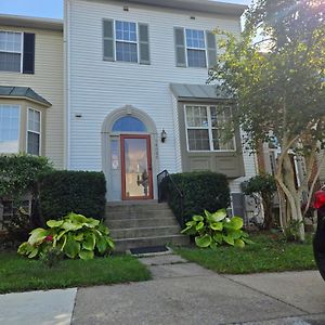 Spacious Quiet 3 Bedrooms And 4 Bathrooms Townhome 40 Mins From Dc Free Parking And Pet Friendly Germantown Exterior photo