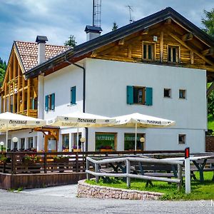 Rifugio Viote Hotel Vason Exterior photo