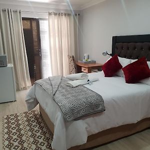 Vaticious Bed & Breakfast Secunda Room photo