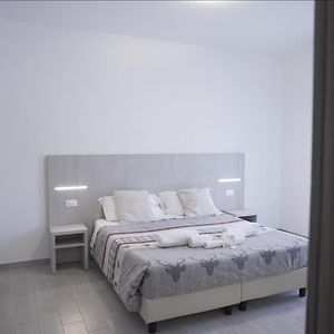 Arco Dei Sogni Bed & Breakfast Celano Exterior photo