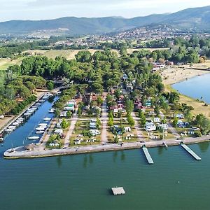 Gorgeous Stacaravan In Tuoro Sul Trasimeno Villa Exterior photo