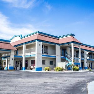 Executive Inn Yanceyville Exterior photo